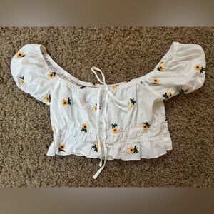 SHEIN Daisy Embroidered Crop Top ~ Womens Teen ~ Size M Medium 6